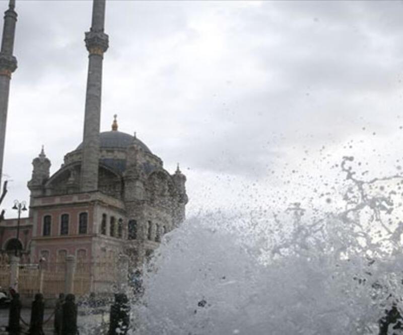Meteorolojiden İstanbul'a sarı uyarı! 75-88 kilometreye kadar çıkması bekleniyor...