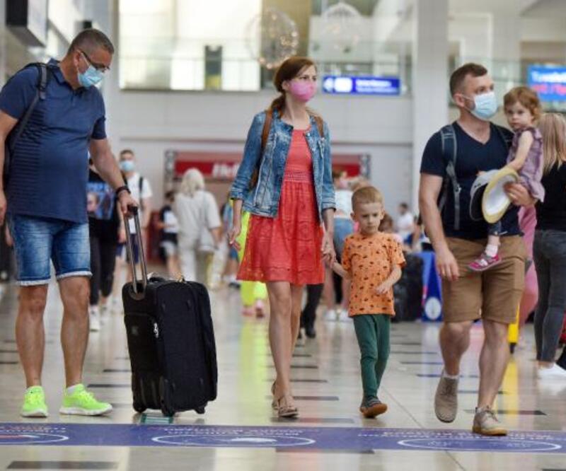 Antalya'ya 8 günde 120 bin Rus turist geldi