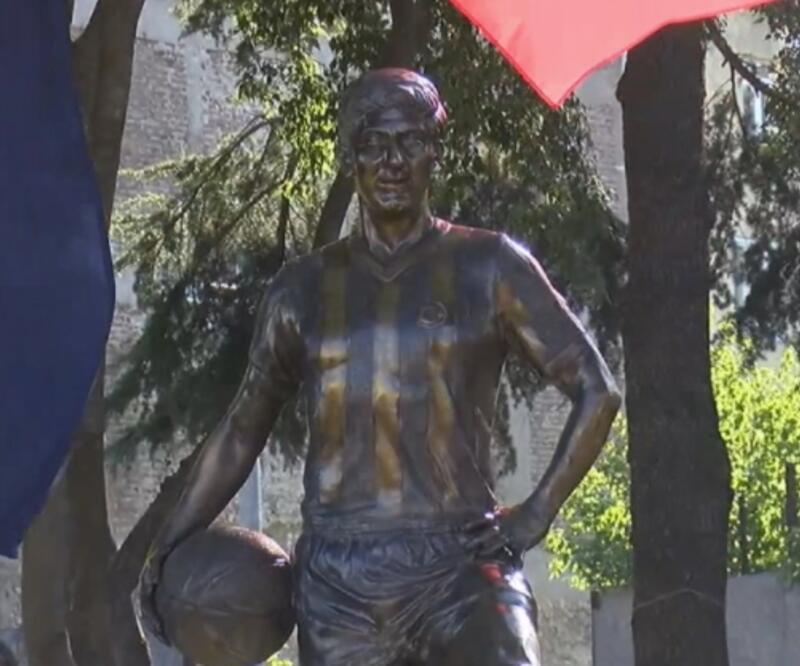 Can Bartu heykeli Yoğurtçu Parkı'nda açıldı
