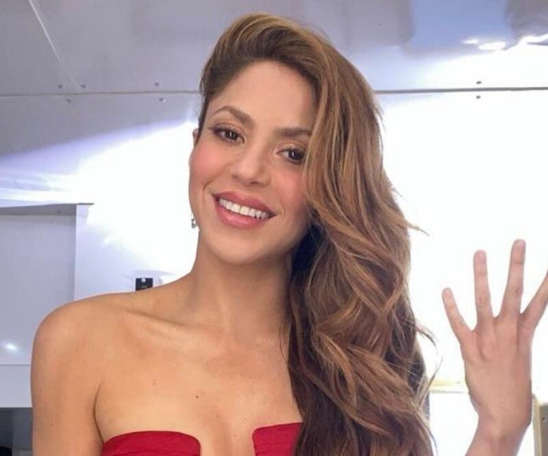 Shakira rekora doymuyor