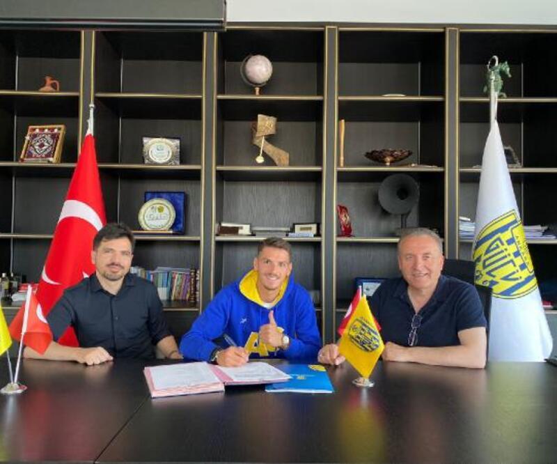 Anastasios Chatzigiovanis Ankaragücü'ne transfer oldu