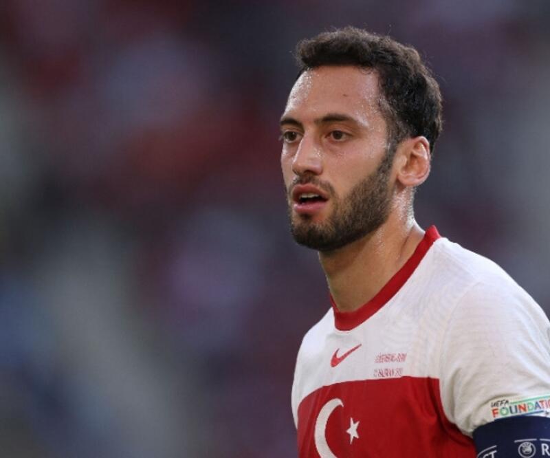 Hakan Çalhanoğlu Galatasaray'da oynama şartını açıkladı
