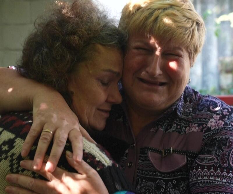 Ukrayna'da sevinç gözyaşları: Aylar sonra evlerine döndüler