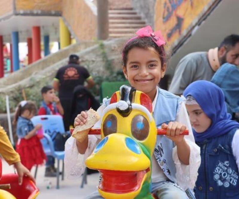 Suriyeli öğrencilerin lunapark sevinci