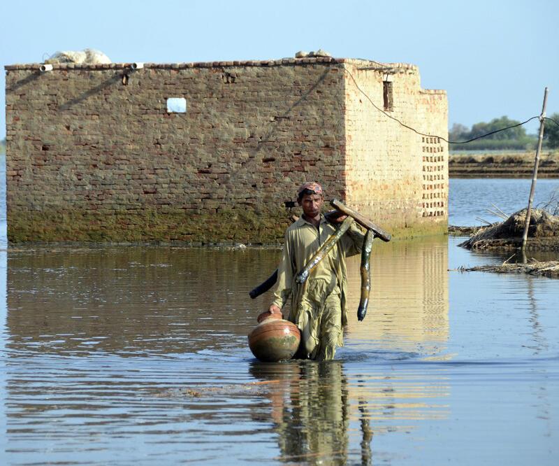 Pakistan'daki sel felaketinde ölü sayısı bin 663’e yükseldi