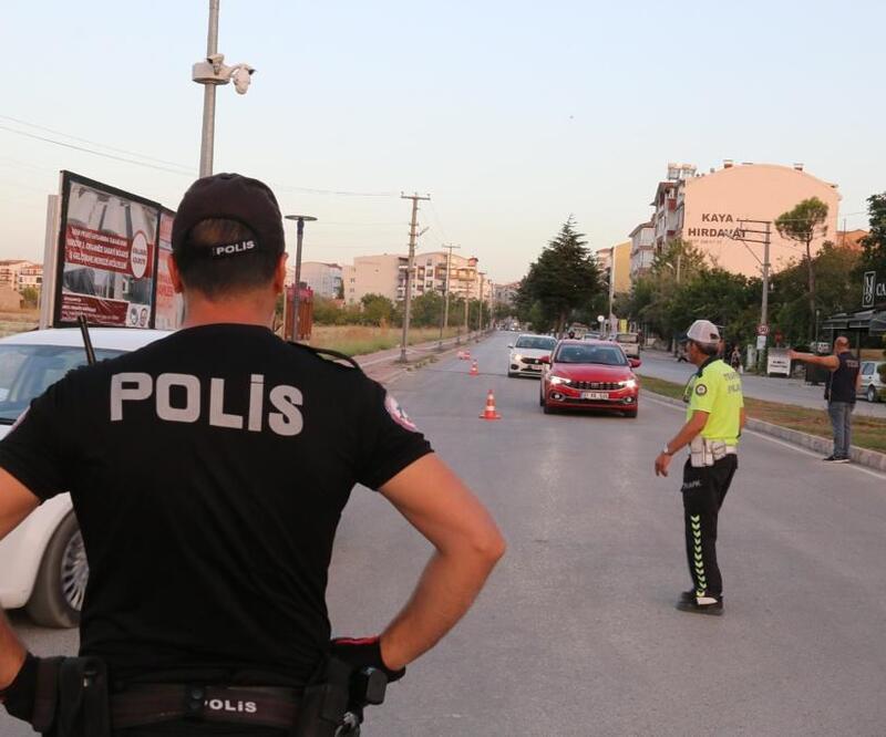 81 ilde 'Huzurlu Sokaklar ve Terör Suçları' uygulaması; 642 kişi yakalandı