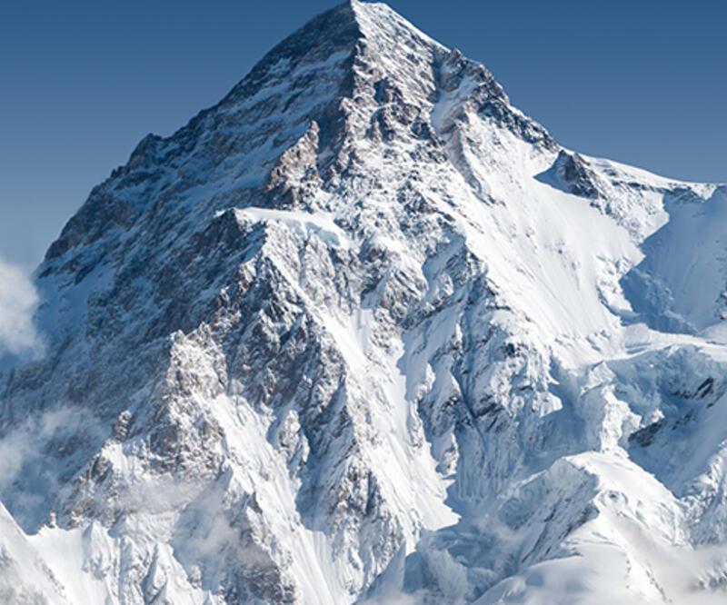 Himalayalar'da çığ felaketi: 4 dağcı öldü, onlarca kişi kayboldu