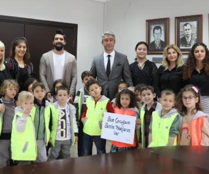 Anaokulu öğrencilerden Marmaris Belediye Başkanı Oktay'a ziyaret