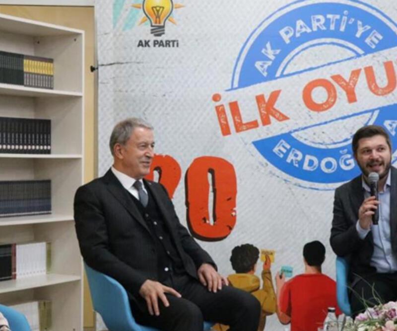Gençler istedi, Bakan Akar Cumhurbaşkanı Erdoğan’ı telefonla aradı