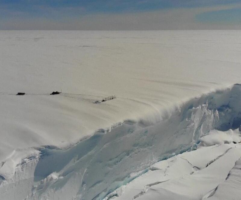 Antarktika'da dev buz kütlesi koptu