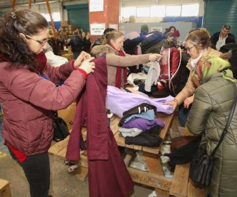 Nilüfer Belediyesi'nden deprem bölgesine 80 TIR dolusu yardım