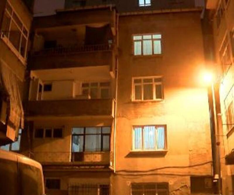 Zeytinburnu'nda temizlik yaparken 4'üncü kattan düşen kadın öldü