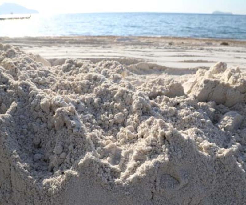 Bodrum'da sahile beyaz kum döken otelin çalışması durduruldu  
